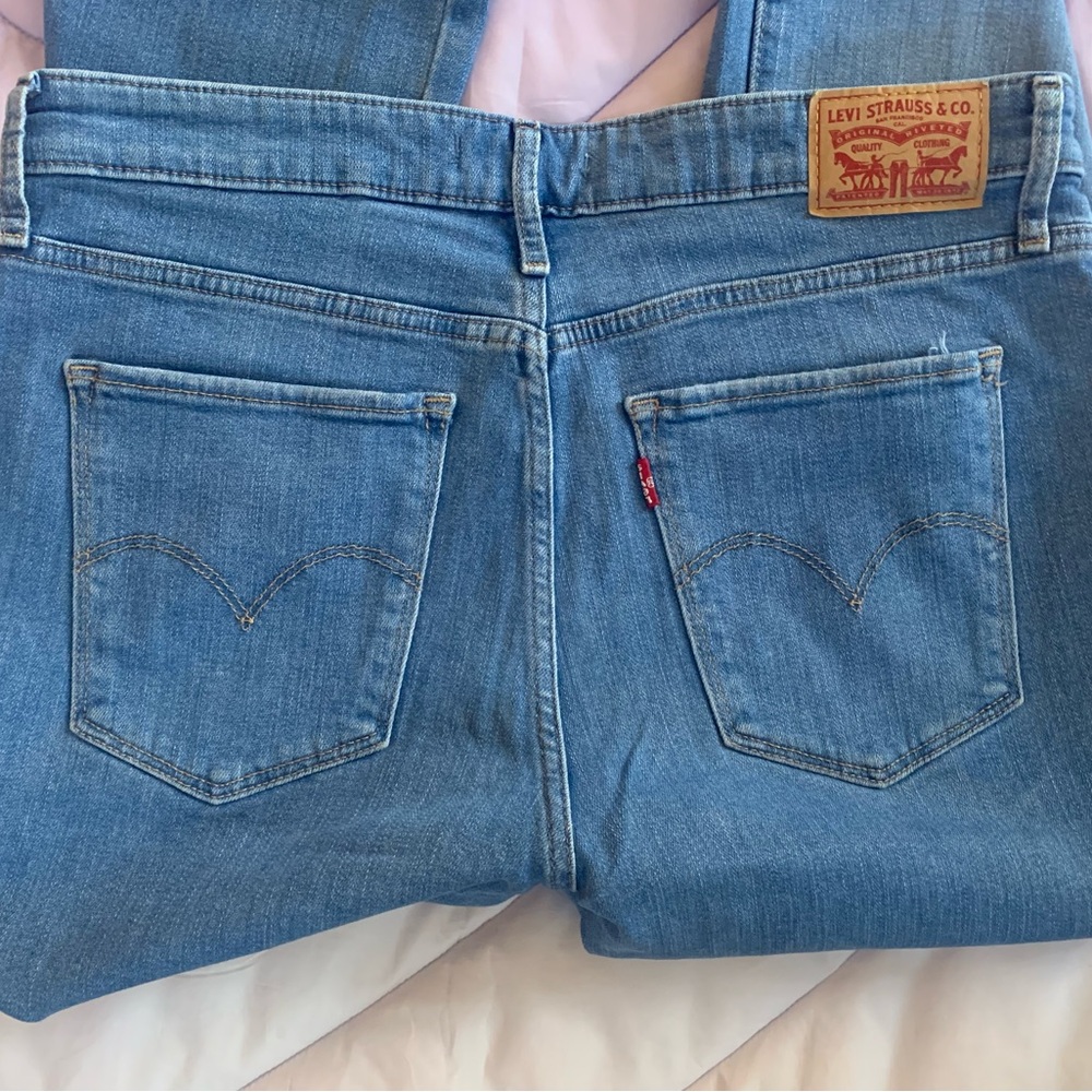 Levi's 725 High Rise Bootcut Jeans - Picture 4 of 5